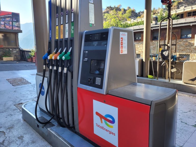 Artal benzineres andorra estacio de serveis gasolina0016077